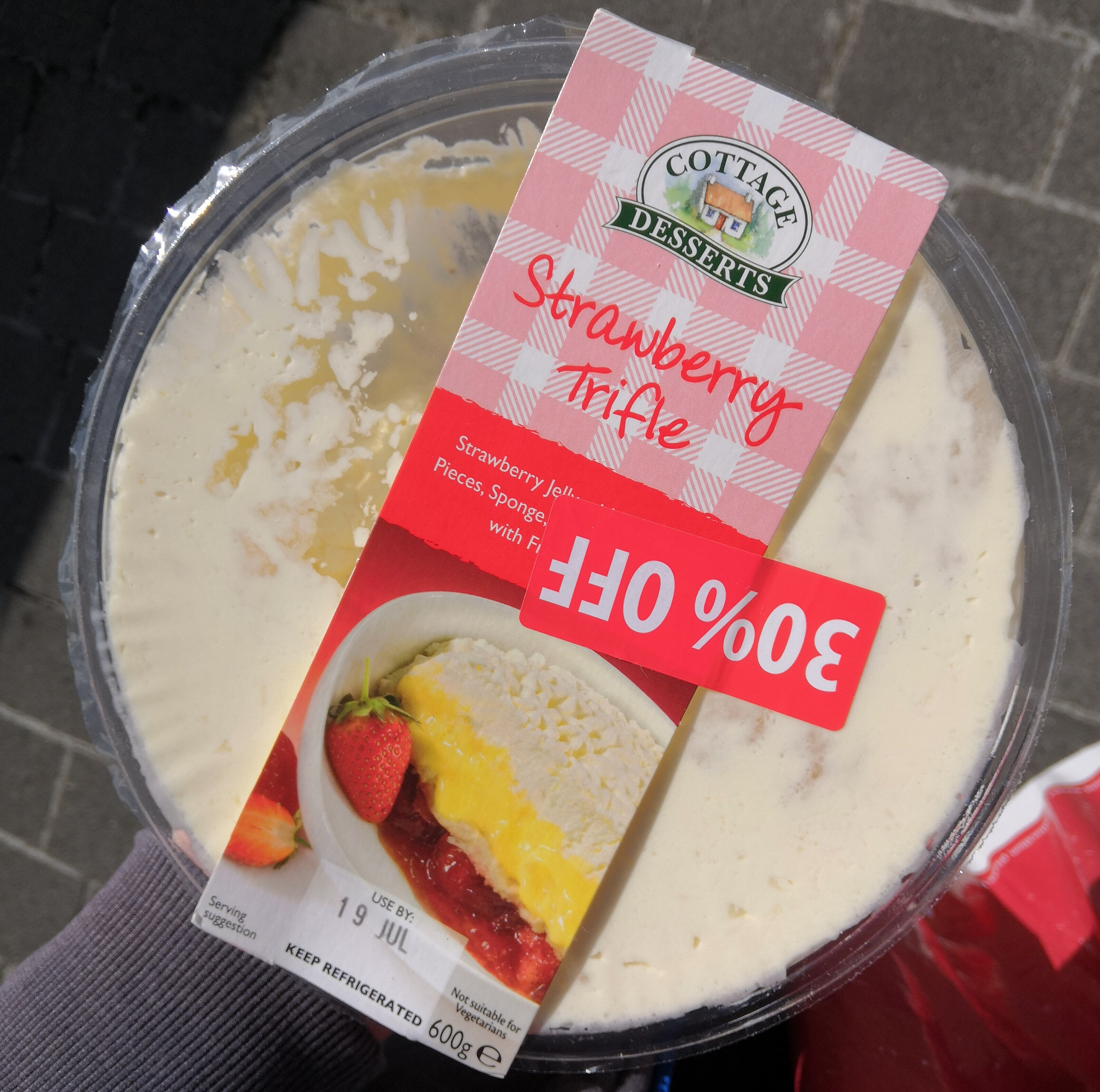Strawberry Trifle - Produkt - en